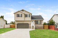 Building Photo - 599 Janelle Cove Way