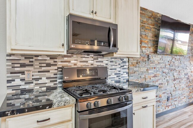 Building Photo - 18 N Star Ridge Cir
