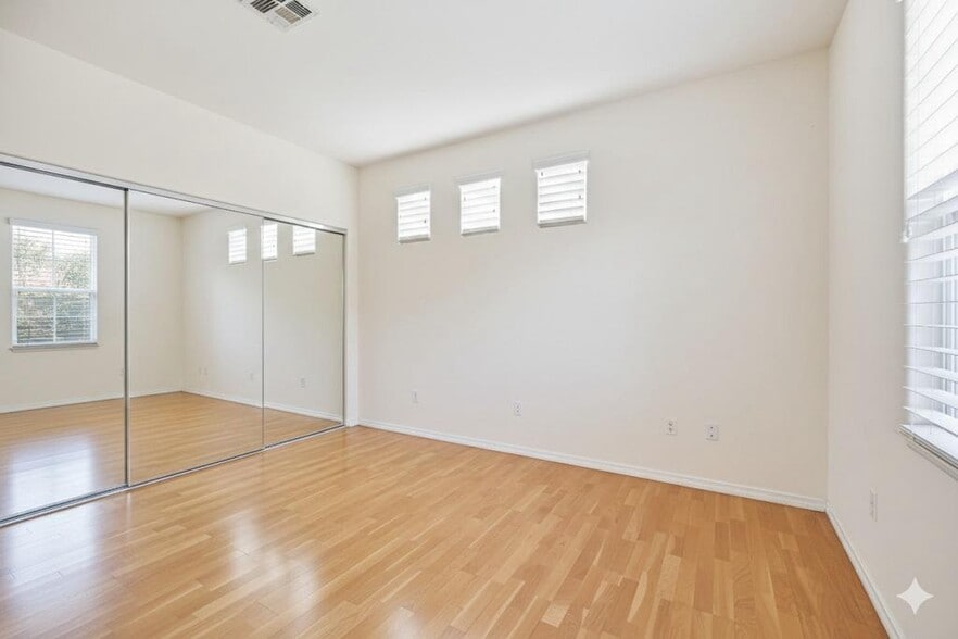 Building Photo - 8010 Gilman Ct