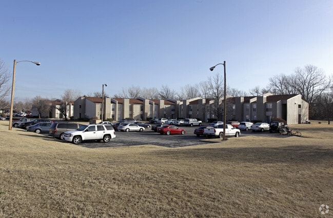 Building Photo - Treetop Apartments