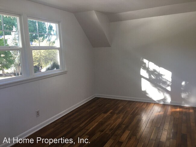 Building Photo - 4 br, 2 bath House - 861 SW Madison Avenue