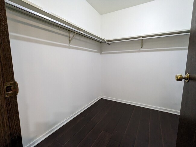 Building Photo - 2252 N Baldwin Way