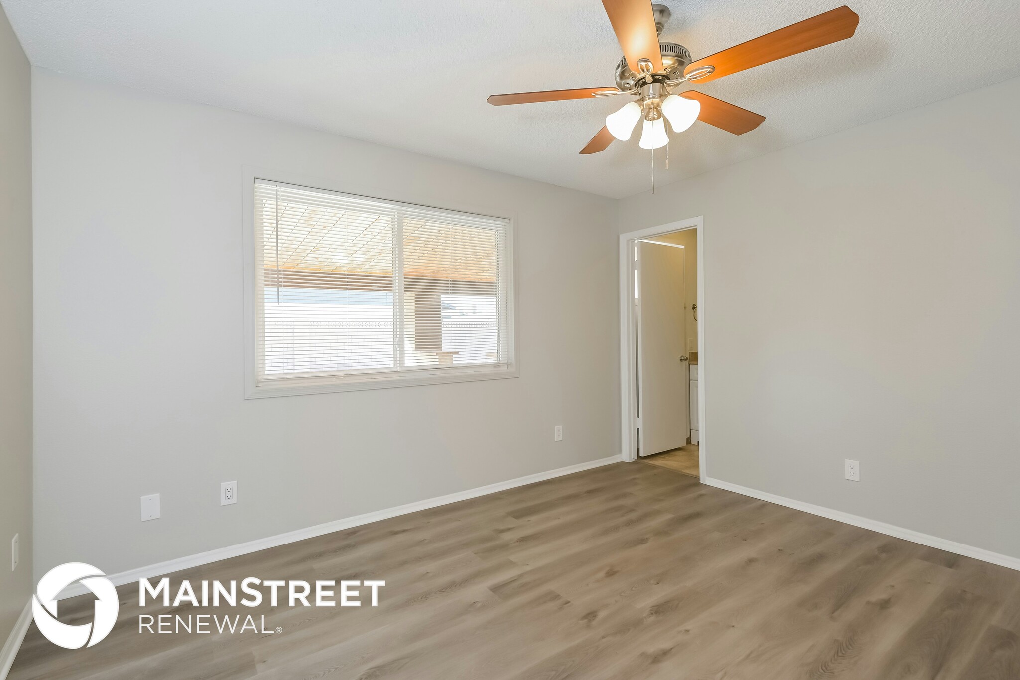 Building Photo - 2255 E Gable Ave