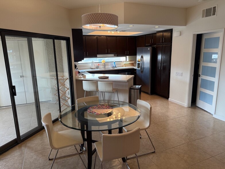 Building Photo - 255 S Avenida Caballeros