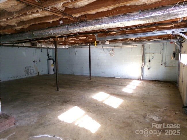 Building Photo - 507 Valleyview Dr