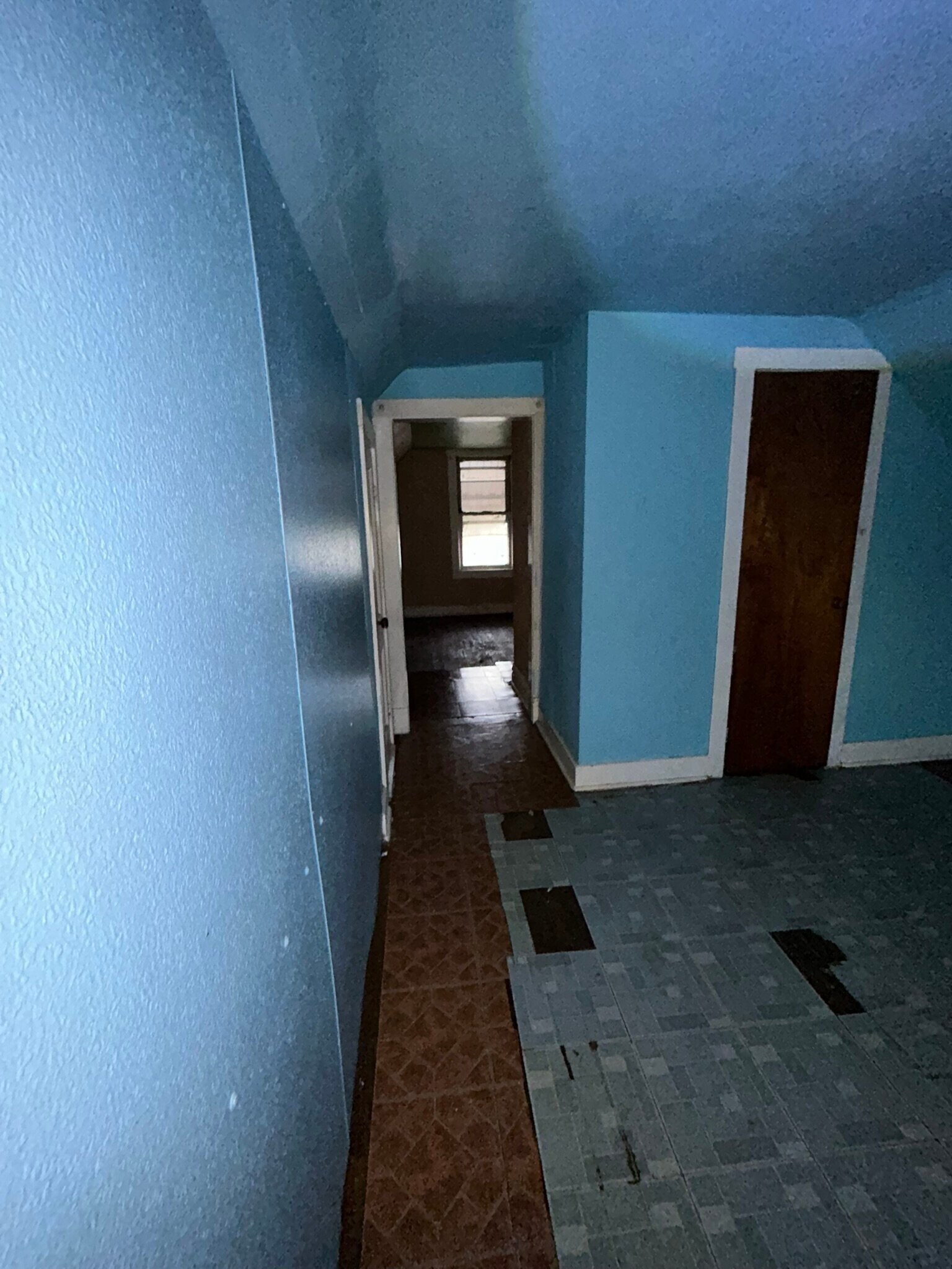Building Photo - 4922 Davison Ave