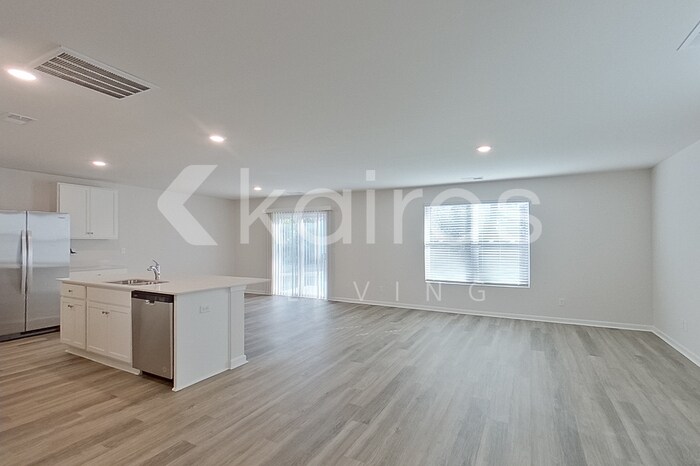 Building Photo - 125 Inez Ave