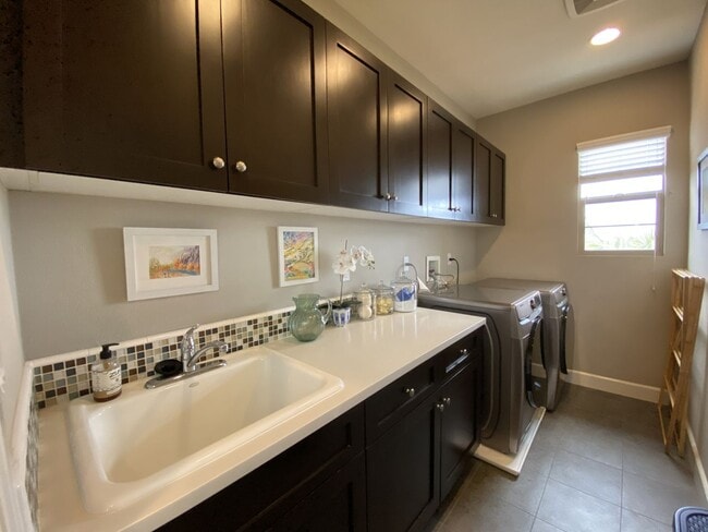 Building Photo - 3BD Home with Amazing Panoramic Ocean Views!