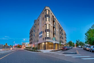 Building Photo - Aston