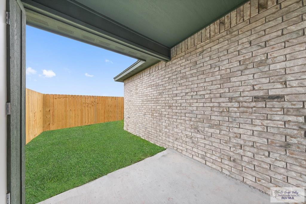 Building Photo - 690 Seminole Ln