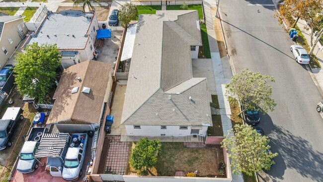 Building Photo - 2 br, 1.5 bath Duplex - 1160 North Fries A...