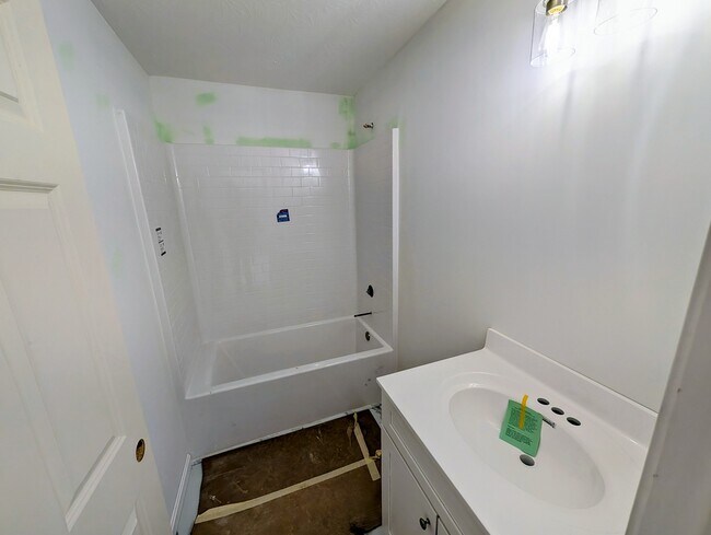 Building Photo - 128 Kelly Dr