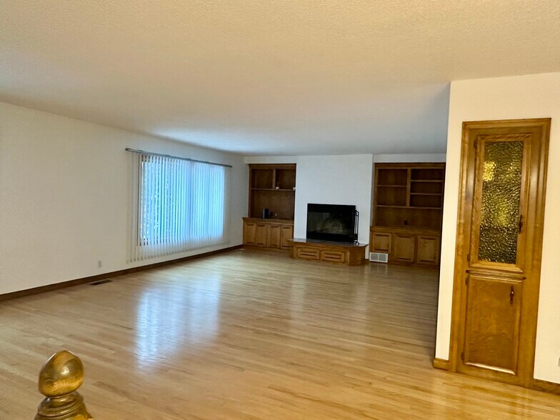 Building Photo - 7303 Glouchester Dr