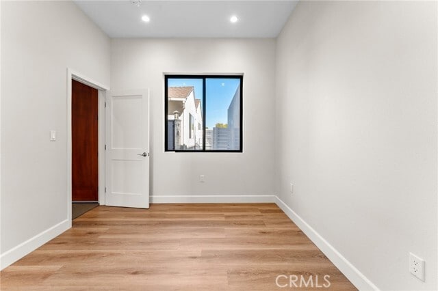 Building Photo - 2430 E 7th St