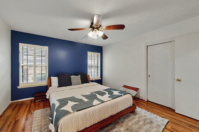 Building Photo - 7305 Lehigh Dr