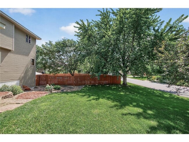 Building Photo - 4133 Sunset Trail N