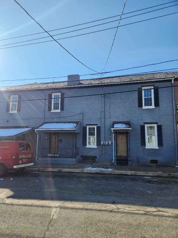 Building Photo - 459 Cherry St