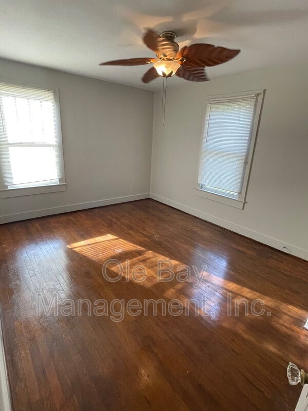 Building Photo - 414 Hall Ave