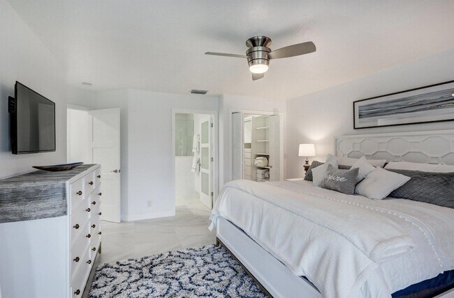 Building Photo - 6 Lexington Ln E