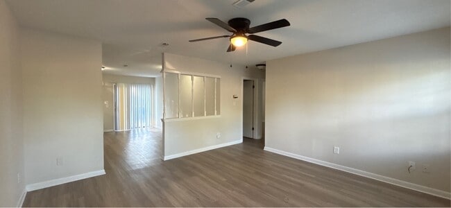 Building Photo - 1309 Ireland Dr