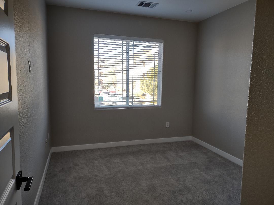 master with walk in closed - 8318 S Independence Cir