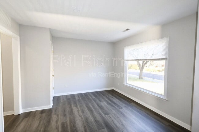 Building Photo - 1507 Lakeview Ave