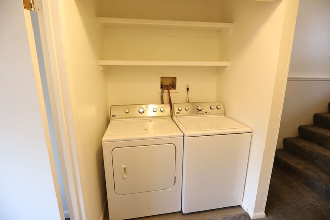 Building Photo - 257 Canby St