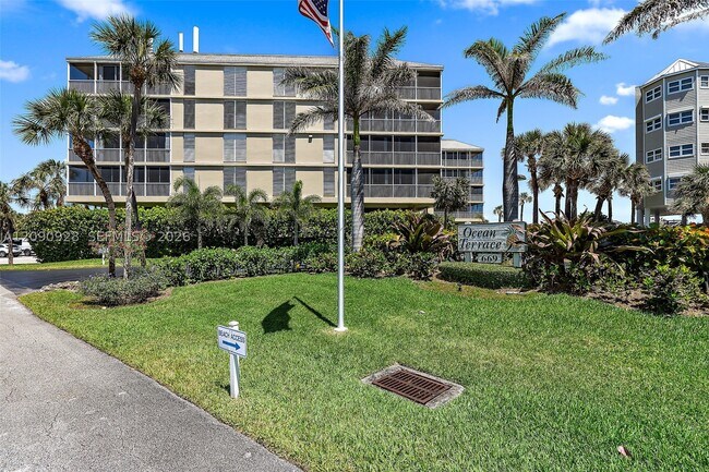 Building Photo - 669 NE Plantation Rd