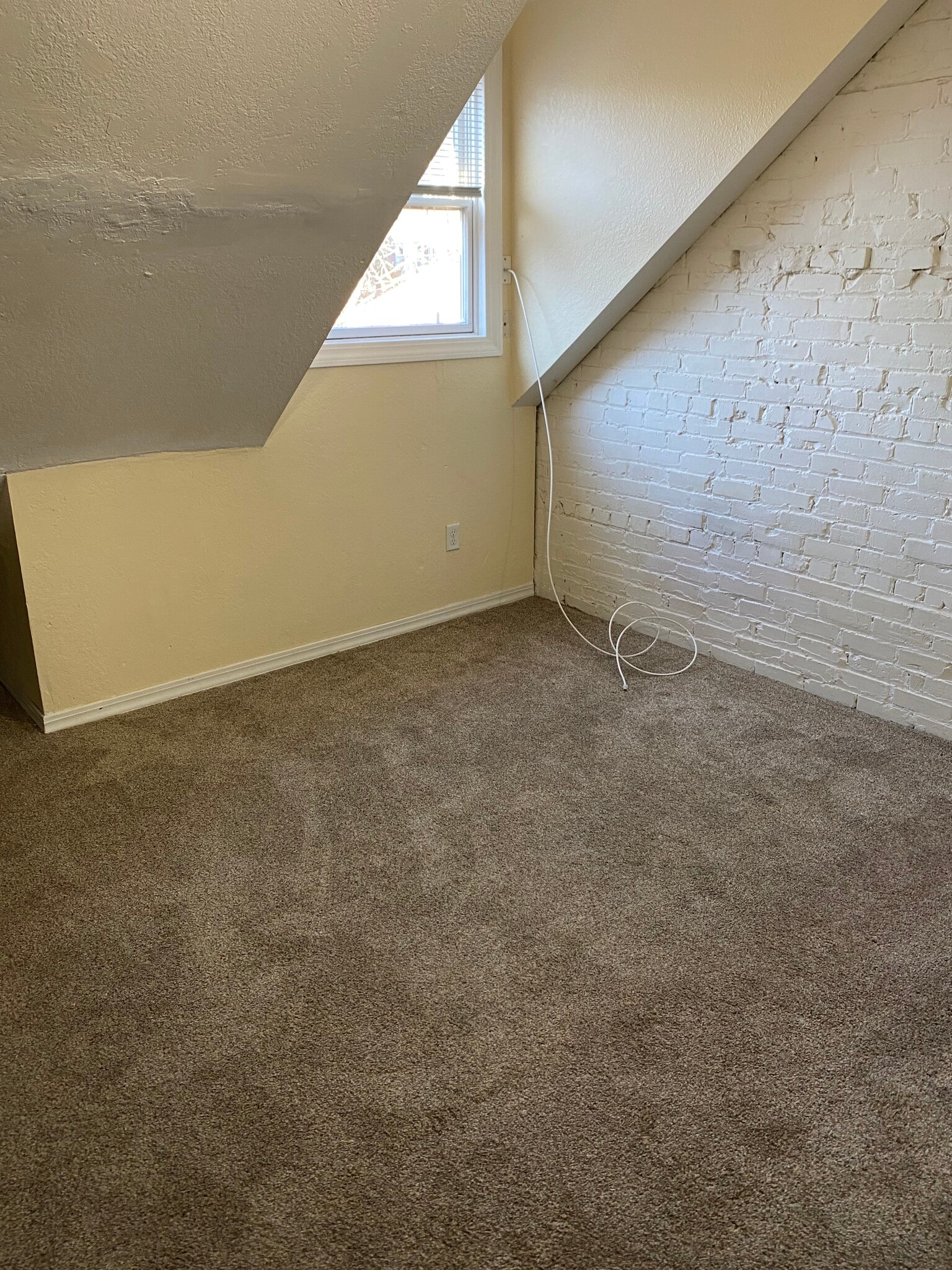 Building Photo - 1605 E 4th St