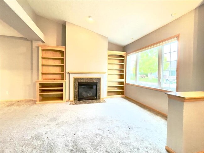 Building Photo - 12022 Vermillion St NE