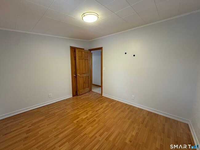 Building Photo - 67 Oronoque Trail