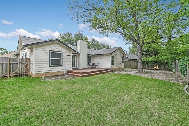 Building Photo - 9012 Texas Oaks Dr