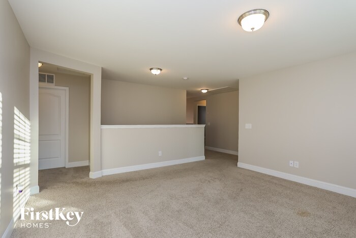 Building Photo - 61 Twelve Oaks Dr