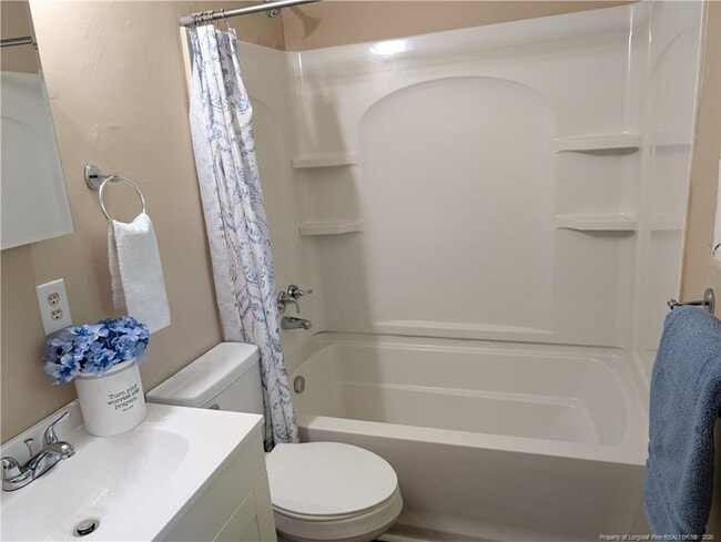 Building Photo - 203 Wall St