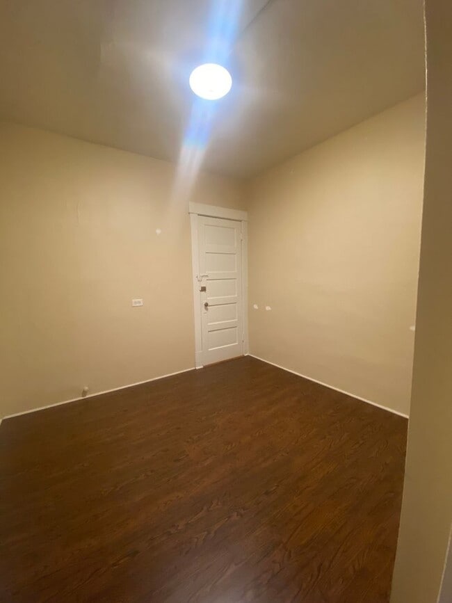 Interior Photo - Uptowner Apartments