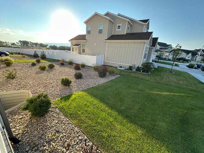 Building Photo - 1429 3500 W