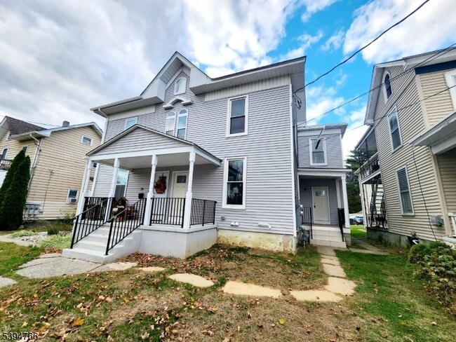 Primary Photo - 24 W Stewart St