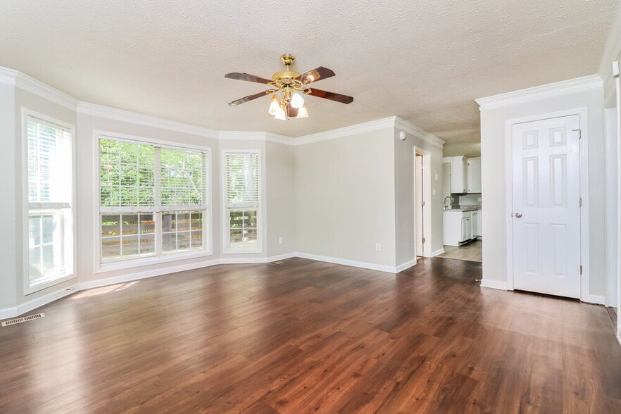 Building Photo - 2446 Letha Ln