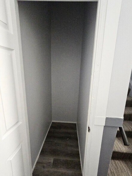 Building Photo - 1415 W Erie St