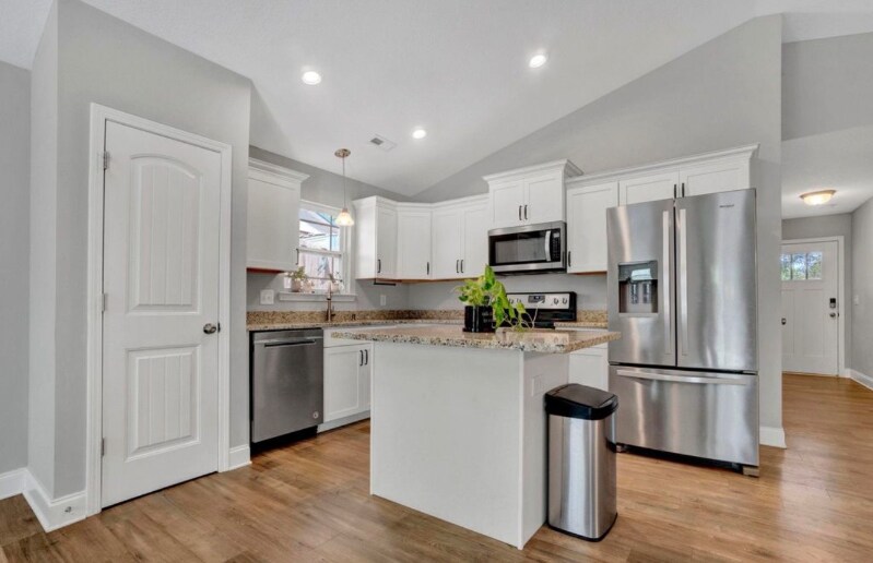 Building Photo - 9 Willow Pines Ct