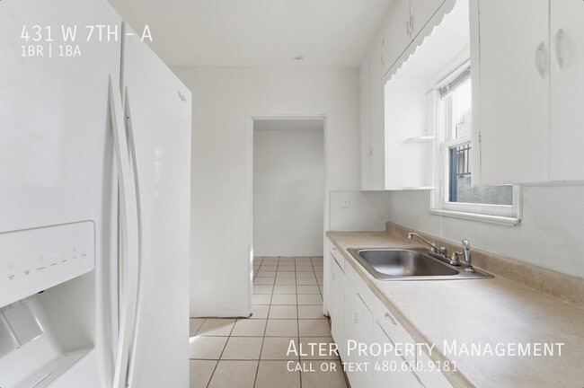 Building Photo - 431 W 7th St