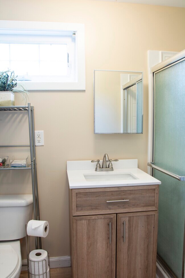 Building Photo - 714 Spring St