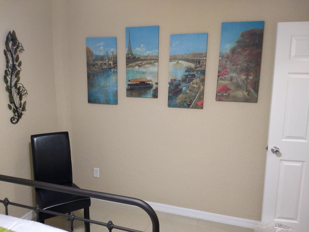 Sitting Area - 2512 Musselwhite Ave