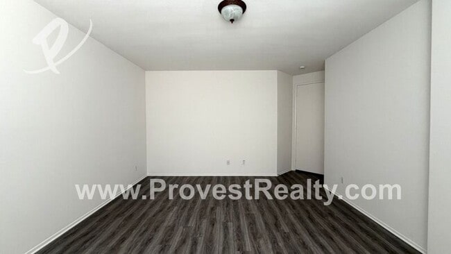 Building Photo - 12383 Luna Rd