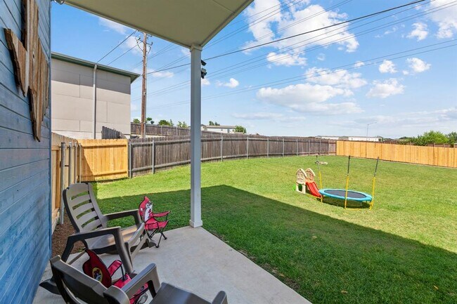 Building Photo - 5809 Toscana Ave