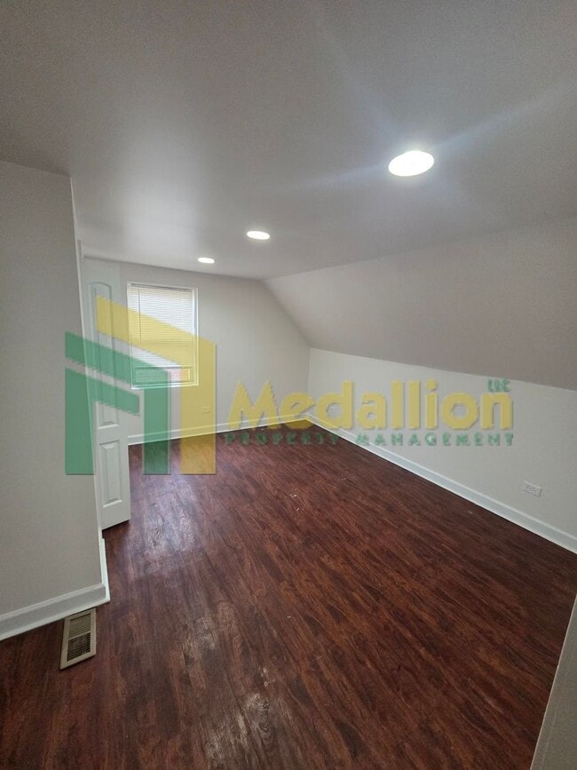 Building Photo - Updated 3-Bedroom Home with Spacious Layout and Backyard