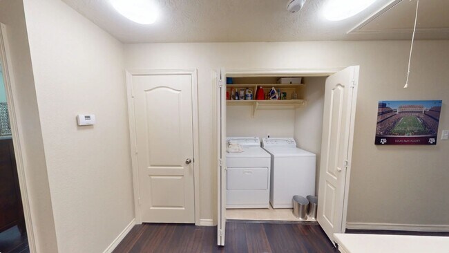 Building Photo - River Ridge Townhomes #1706