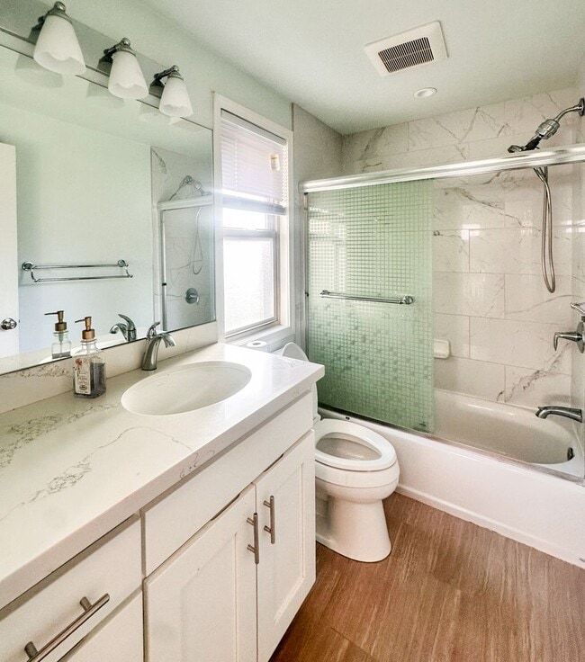 Building Photo - Charming 3 Bedroom Home in Klahanie | Issaquah Schools