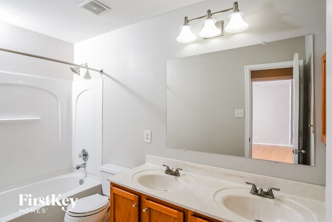 Building Photo - 6107 Hart Cliff