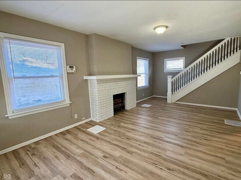 Building Photo - 4002 Rookwood Ave